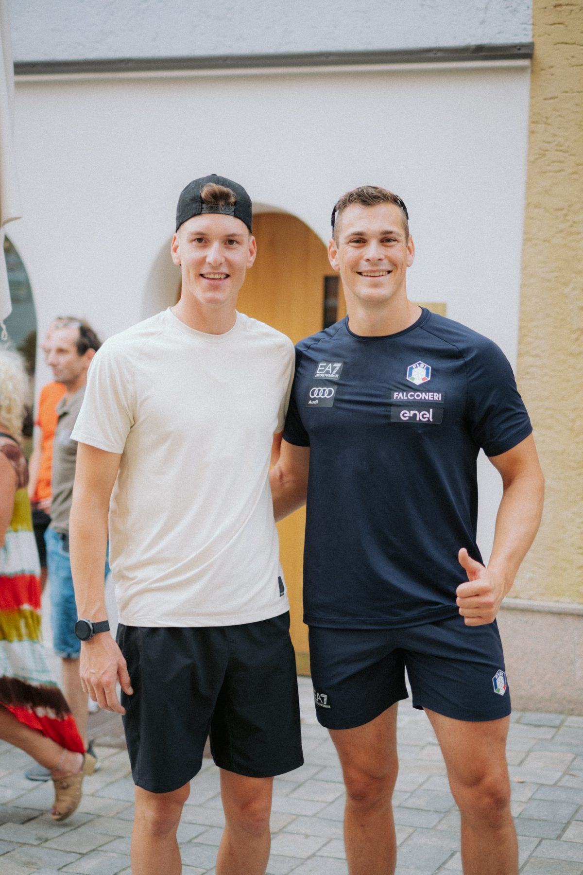 Dominic Unterweger mit einem betreuten Athleten